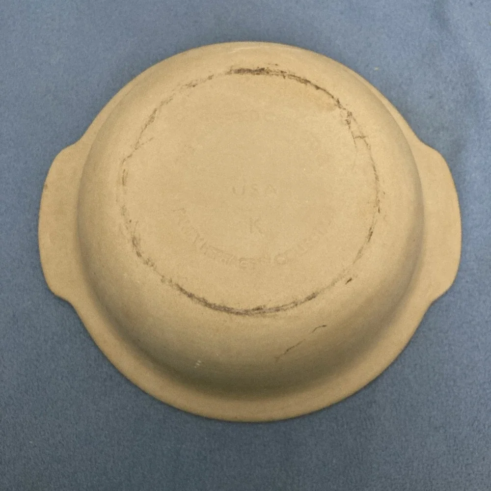 Pampered Chef Family Heritage Collection Tan 12.5