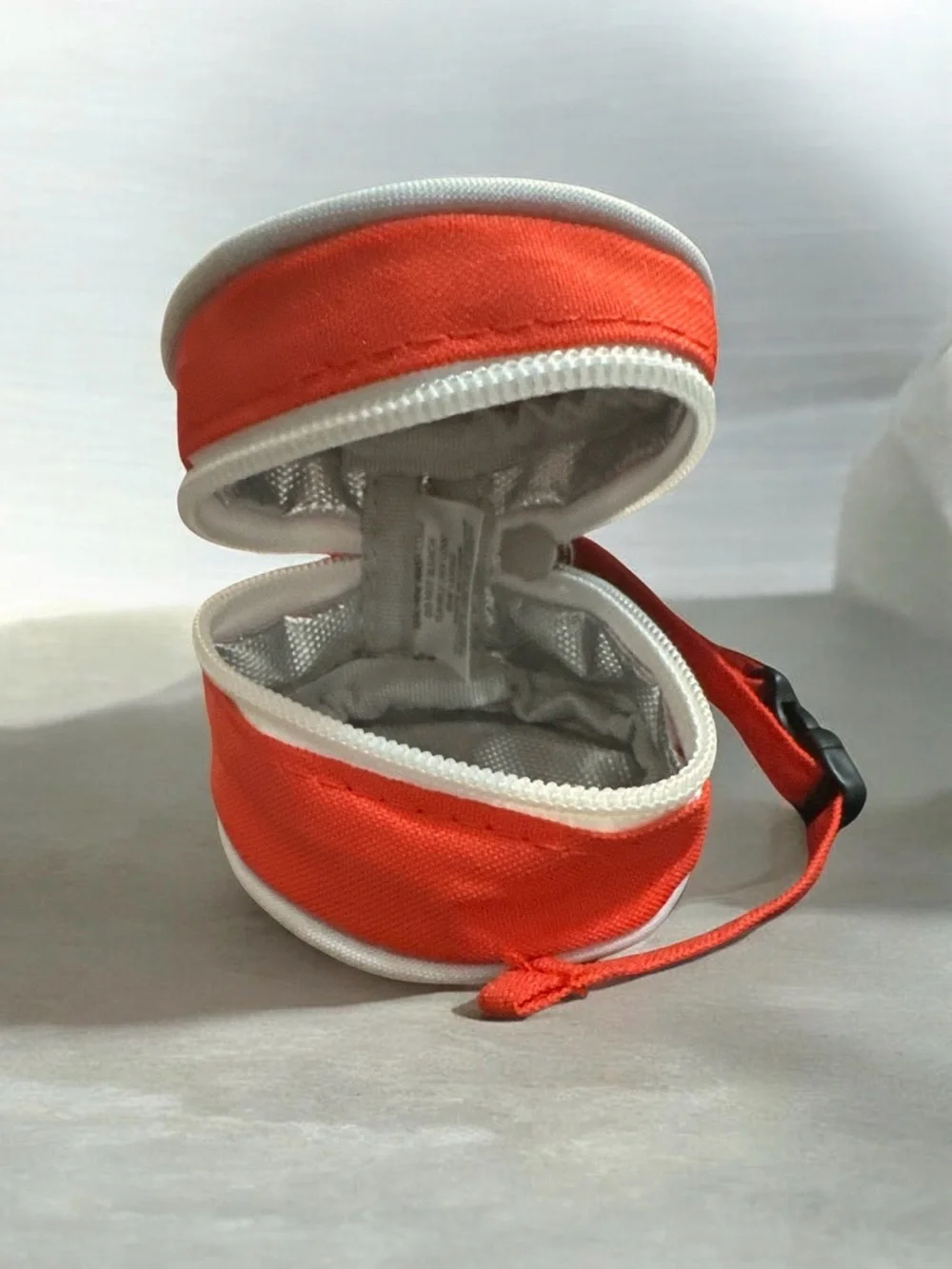 N/A compact red