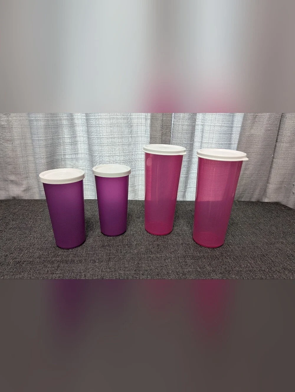 Set Of 4 Tupperware Tumblers Two Sizes Fuchsia And Pink With Lids