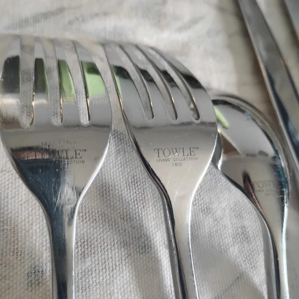 6 Pieces Towle Wave Glossy Stainless 2 Salad Forks 1 Teaspoon 3 Dinner Knives