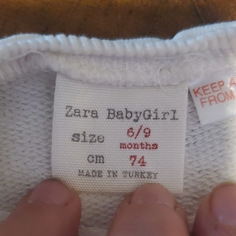 Zara stylish sweatshirt