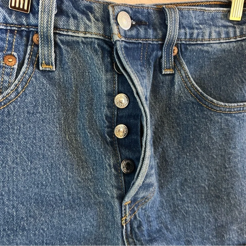 Levis good women’s