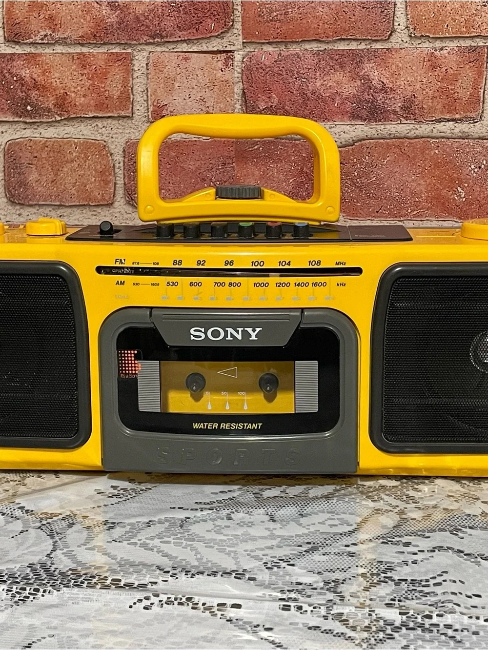 Vintage Sony Sports CFS-920 FM/AM Stereo Cassette Boombox - Works Great