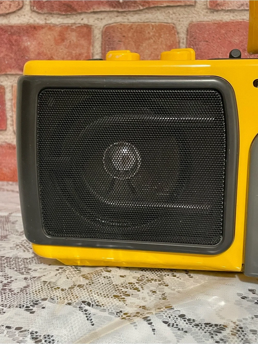Vintage Sony Sports CFS-920 FM/AM Stereo Cassette Boombox - Works Great