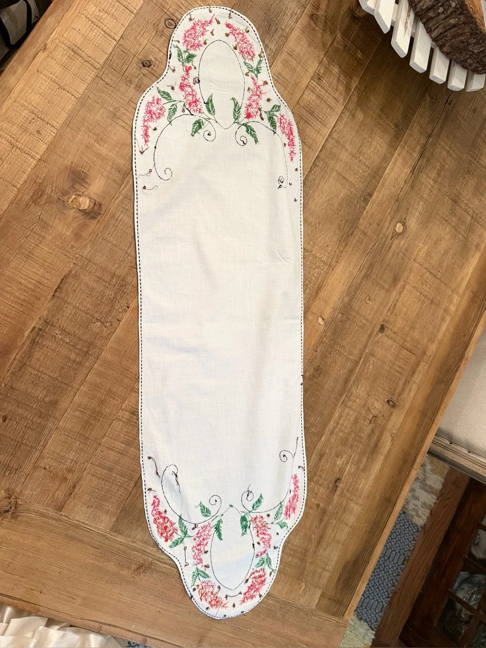 Vintage charming embroidered