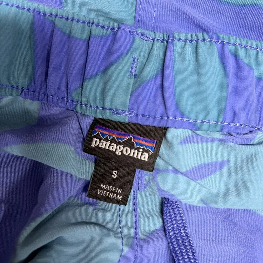 Patagonia women barely