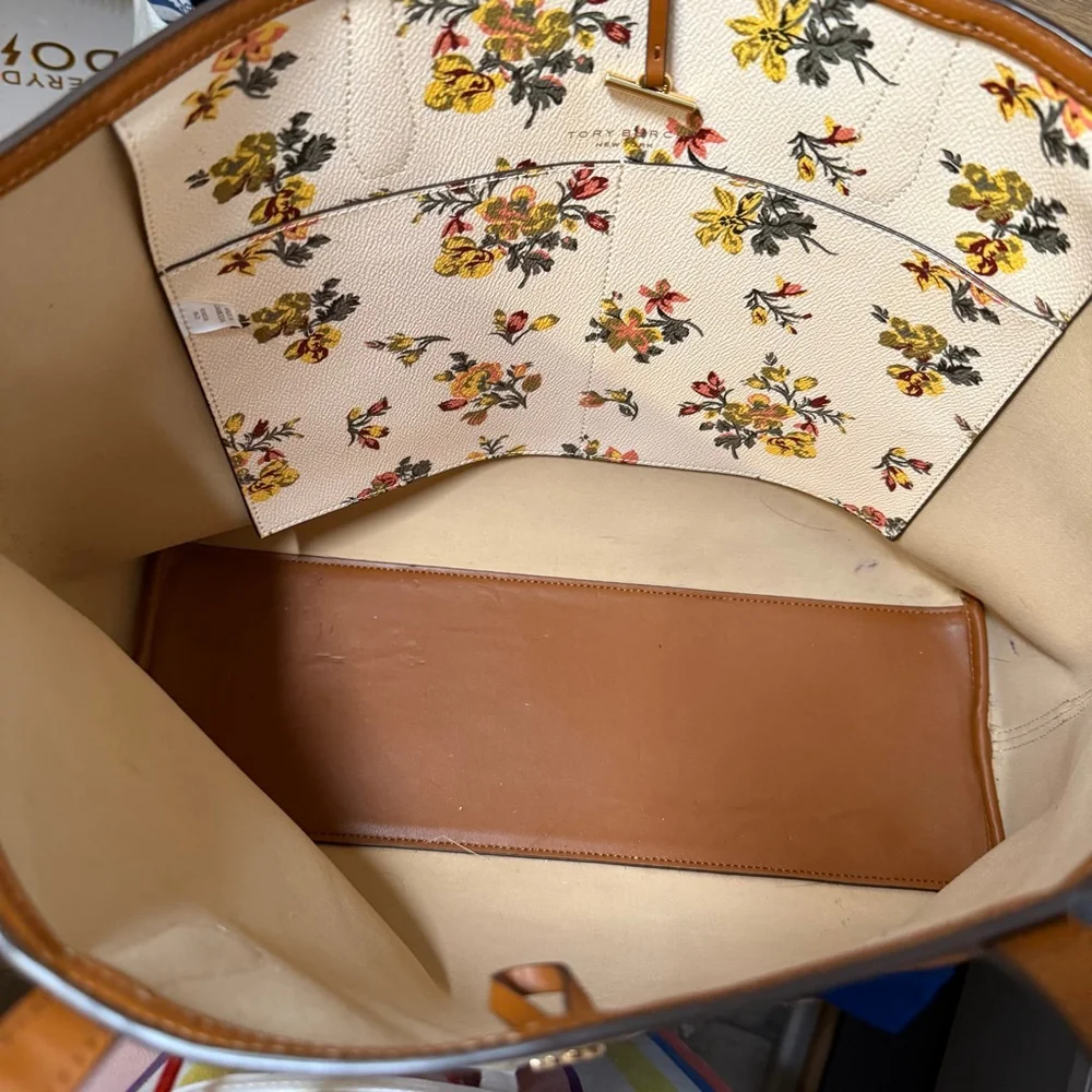 Tory Burch Kerrington Tote Large Rose Floral Coated Canvas Leather Logo