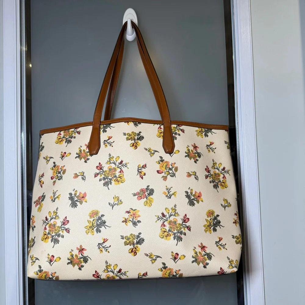 Tory Burch Kerrington Tote Large Rose Floral Coated Canvas Leather Logo