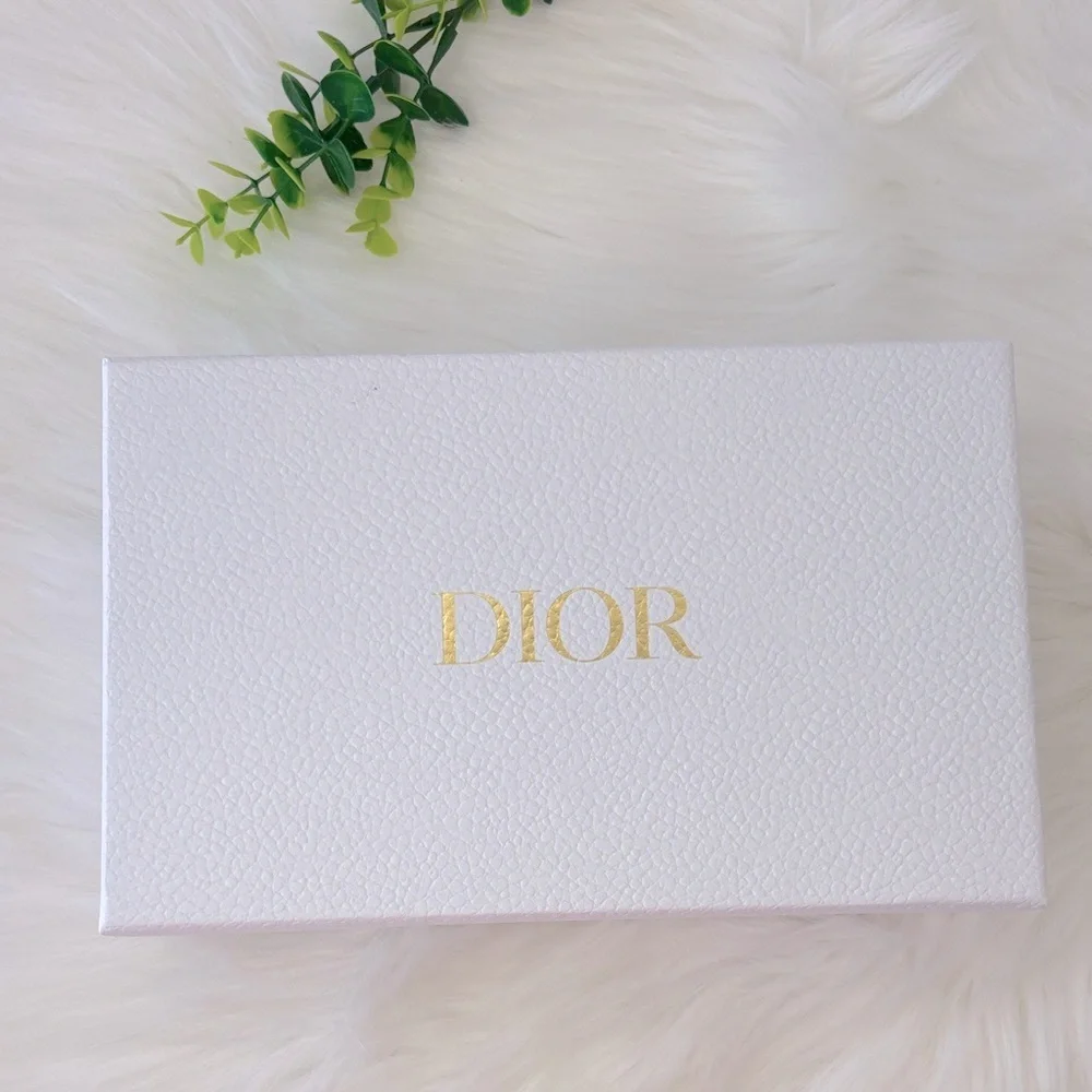 Dior Textured White Box with Gold‎ Logo