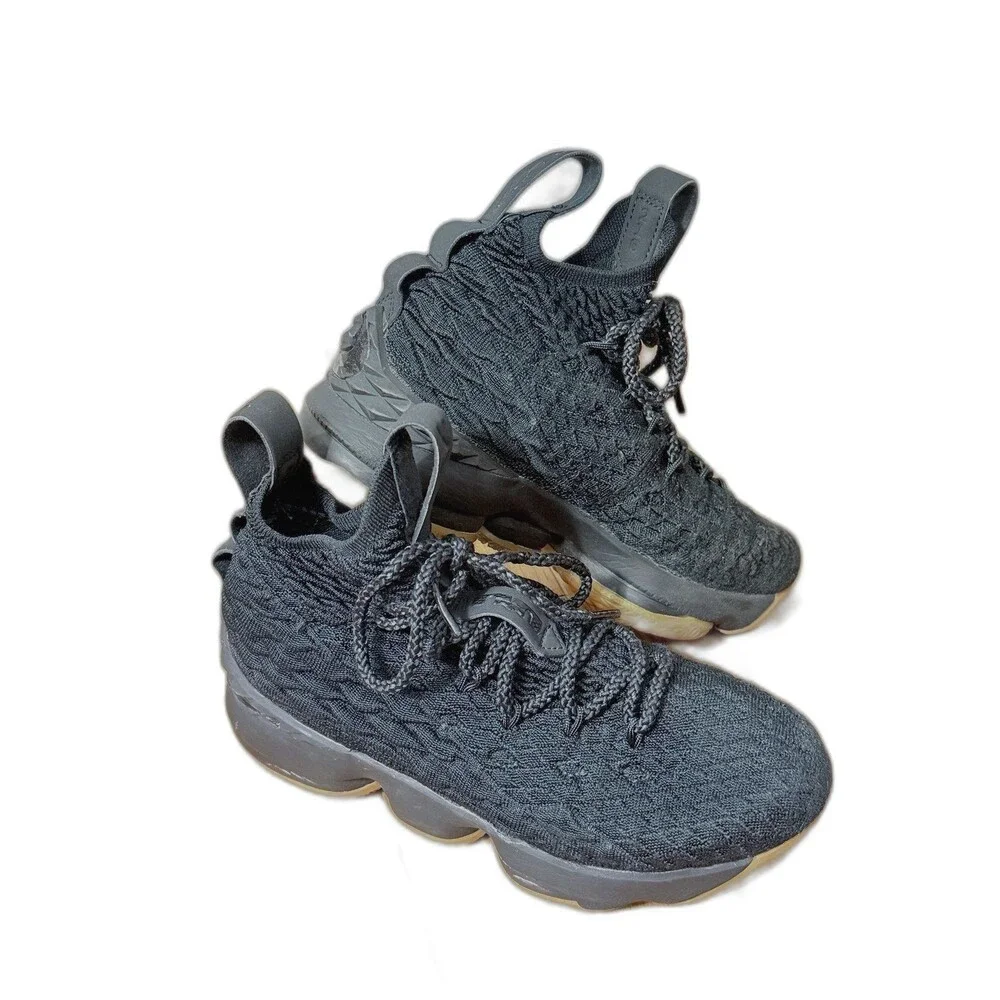 Nike LeBron 15 Black Gum Kids Basketball Shoes 922811-001 Size‎ 3.5Y