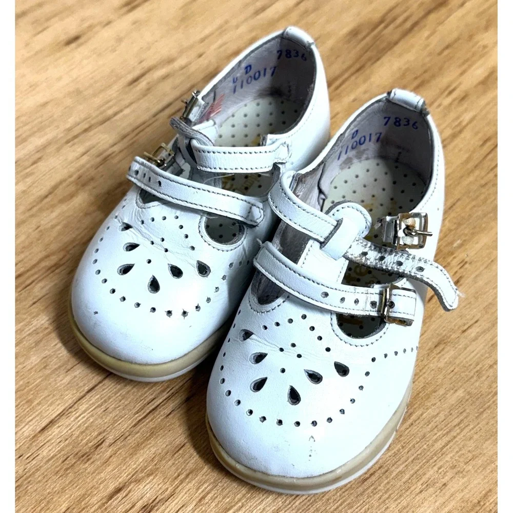 Jumping Jacks Perfection Vintage White Leather Mary Jane Shoes Toddler