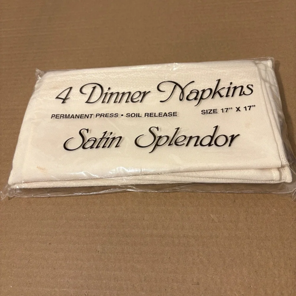 Bardwil Linens New Satin‎ Splendor 4 Dinner Napkins Cream Permanent Press 17x17