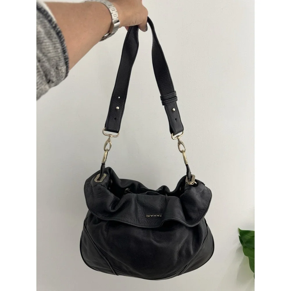 TAHARI‎ BLACK LEATHER SHOULDER BAG