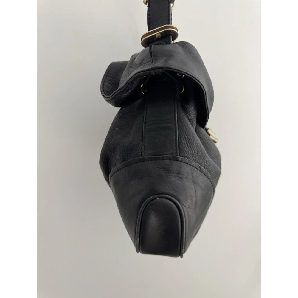 TAHARI‎ BLACK LEATHER SHOULDER BAG