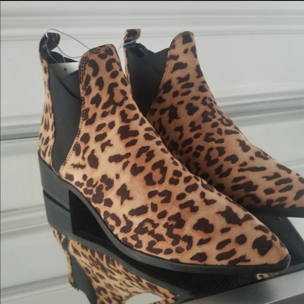 a new day pointed toe