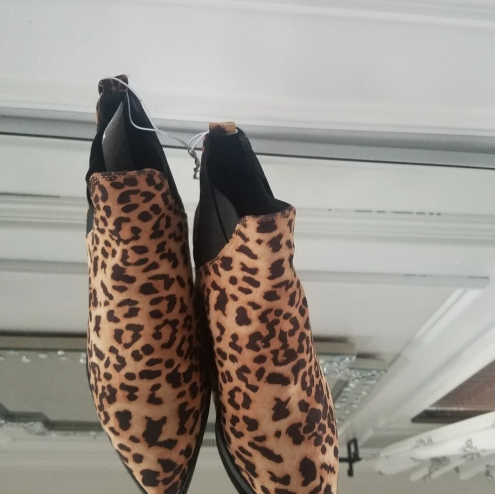 a new day pointed toe