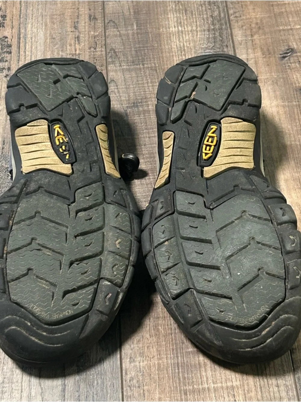 Keen Newport Mens Size 8 US‎ Green Waterproof Outdoor Hiking Sandals