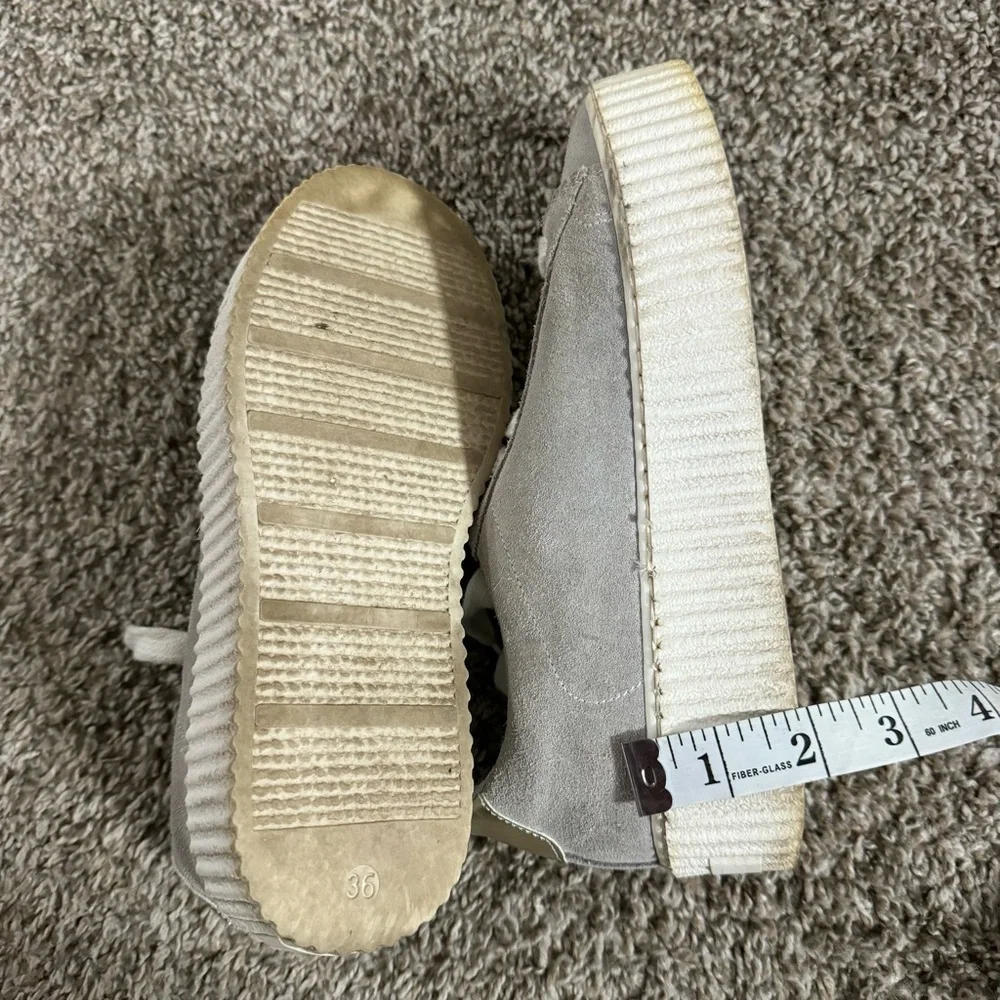 The Shoe Box shoe box