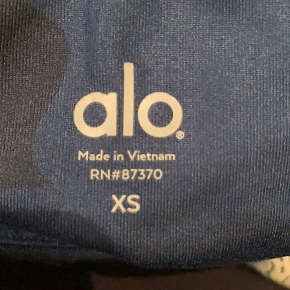 𝅺EUC Alo Yoga Airbrush Camouflage blue leggings xs