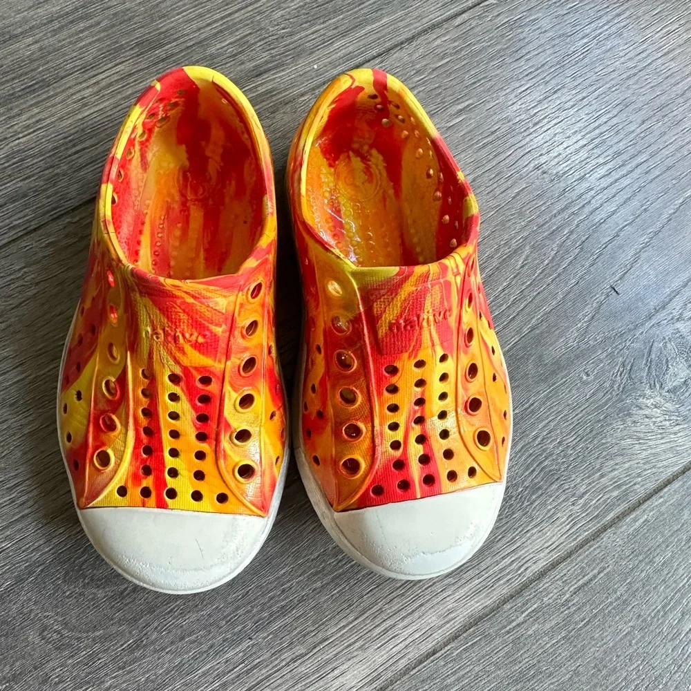 Native shoes yellow
