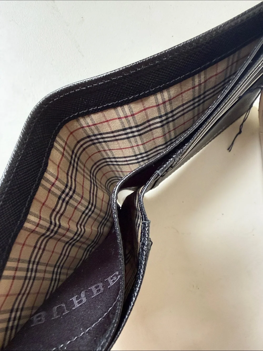 Burberry Black Textured Leather Bi-Fold Card Holder wallet men