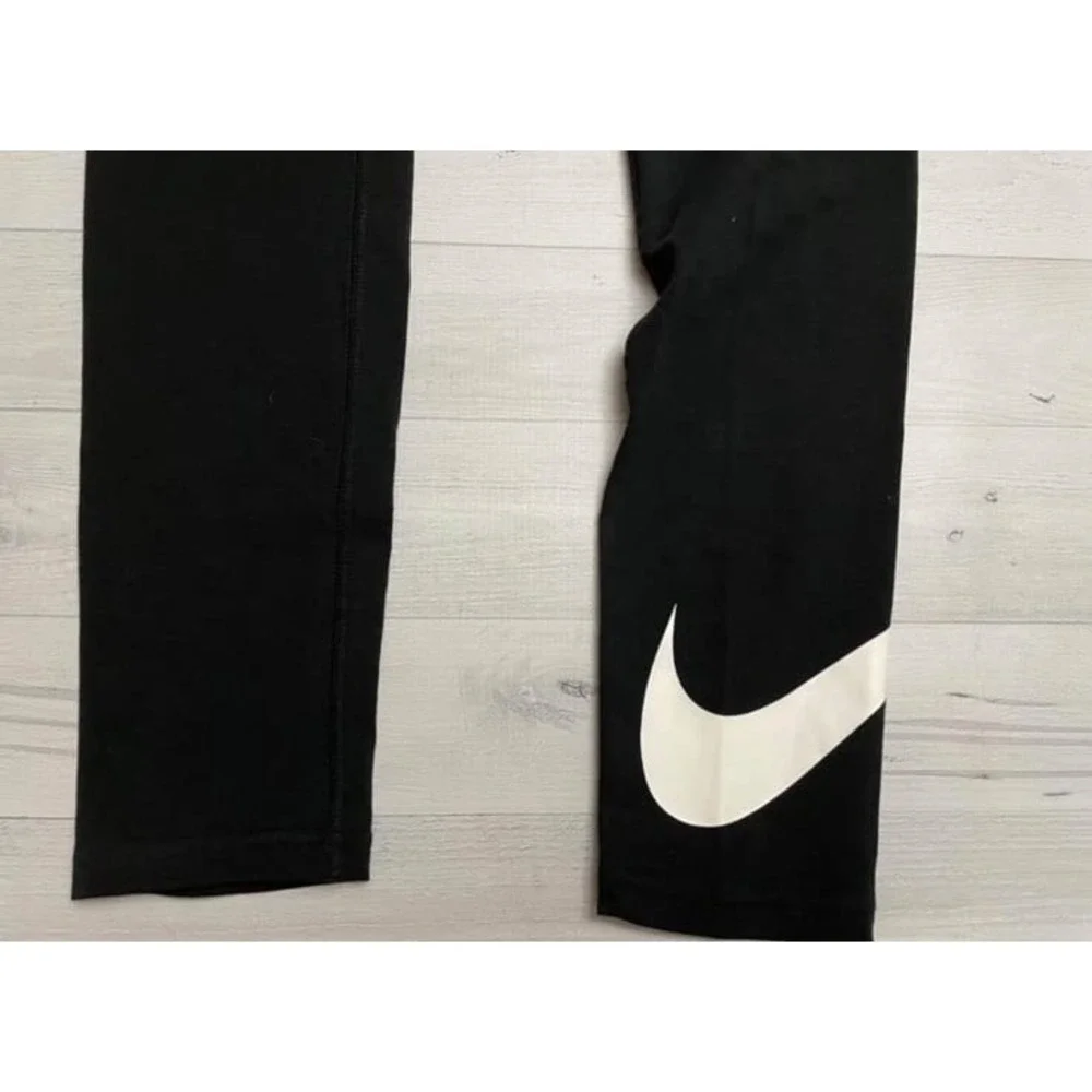 Nike girls black