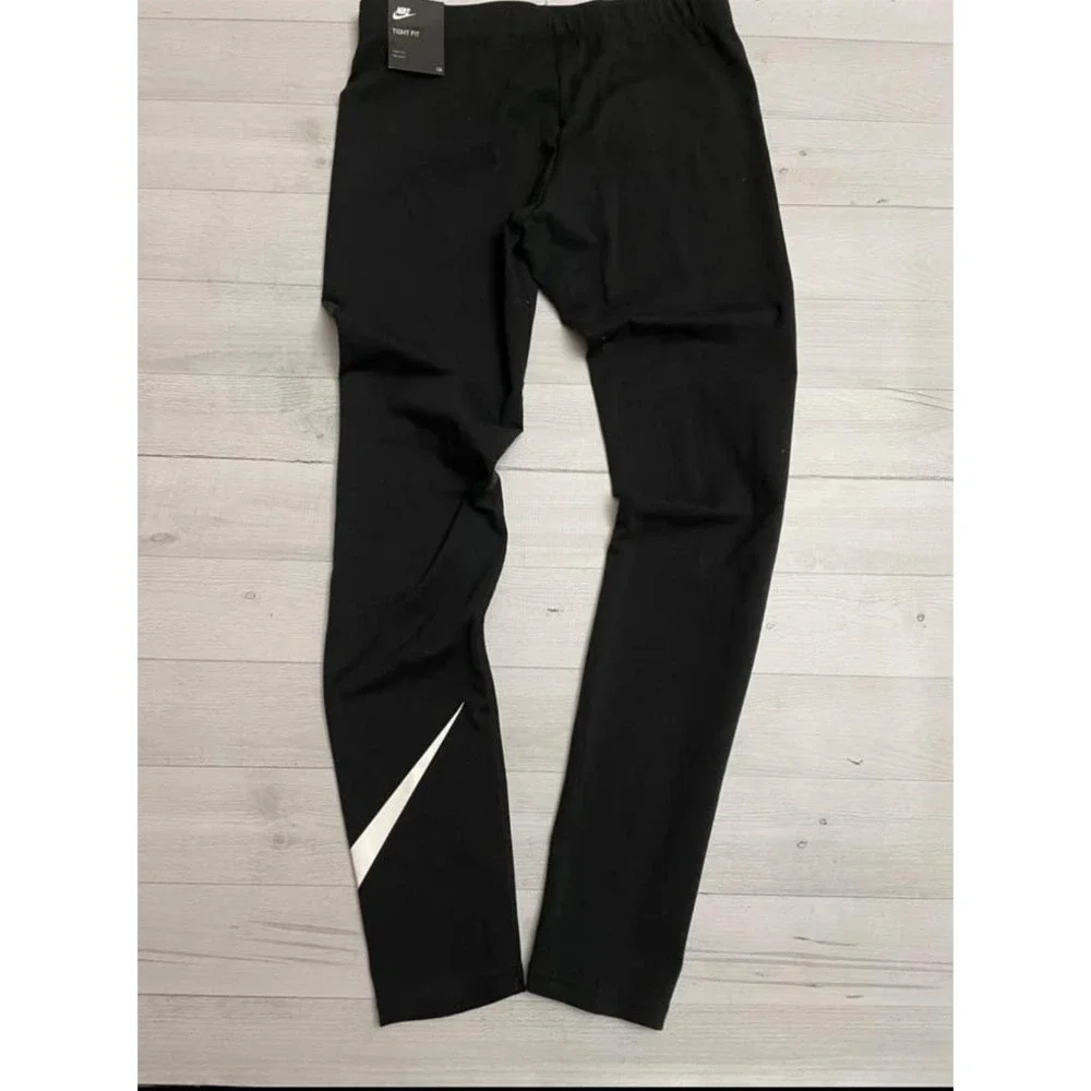 Nike girls black