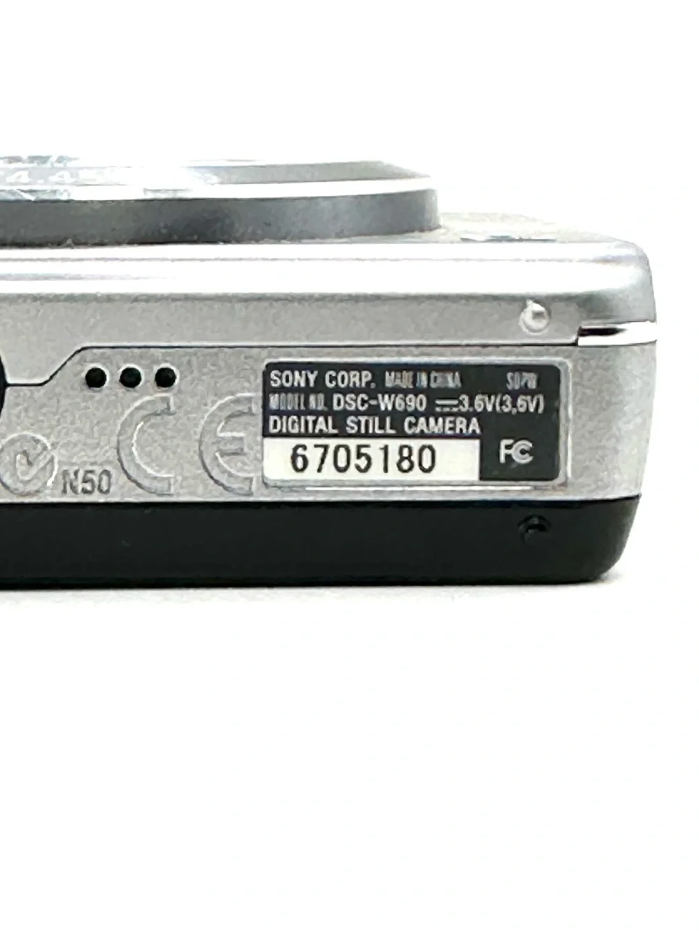 Sony CyberShot DSC W690 Digital Camera 10X w/ Charger & USB Cable