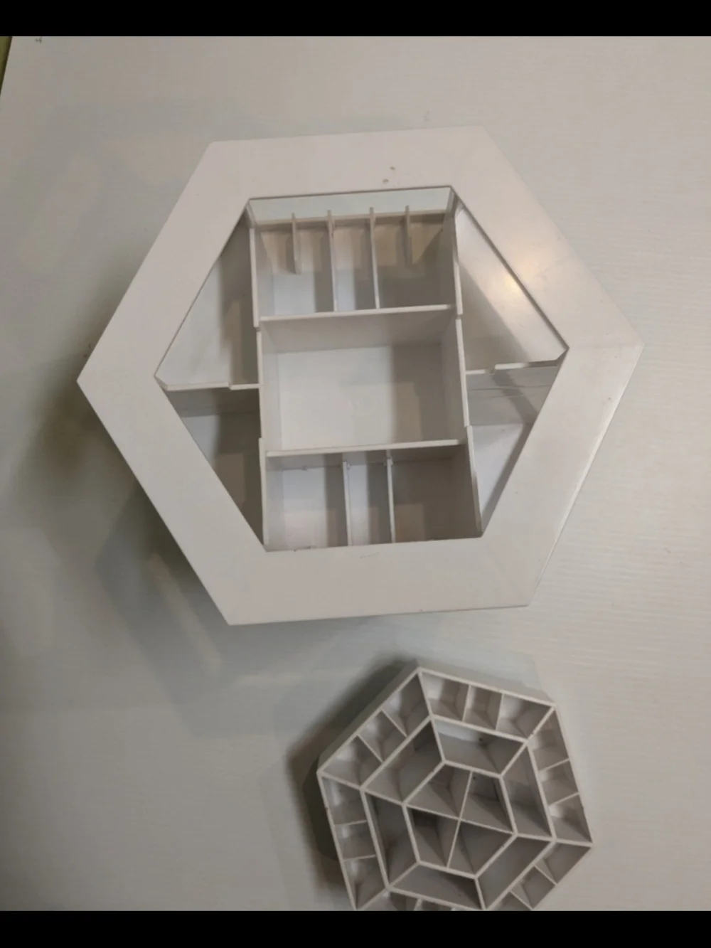 0626 Tall White Rotating Hexagonal Makeup Organizer