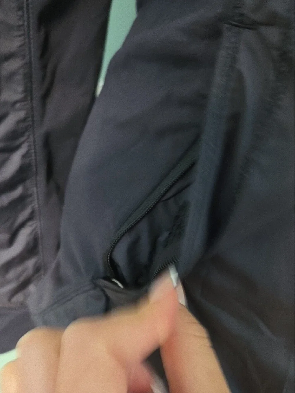 Lululemon Women’s Black Lined Zip-Up Hide Away Hood Jacket Size 6