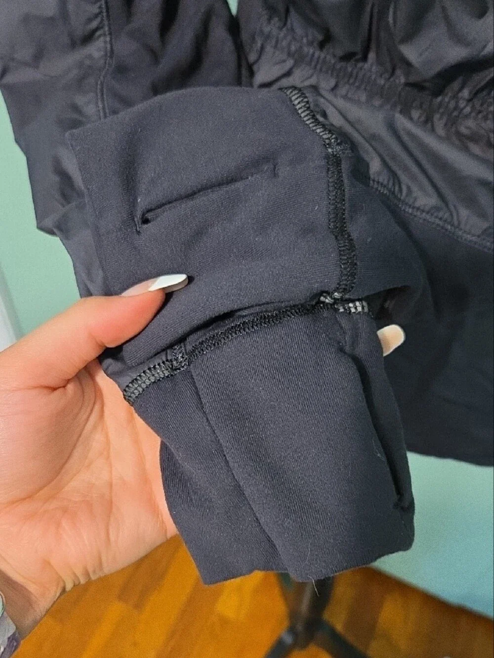 Lululemon Women’s Black Lined Zip-Up Hide Away Hood Jacket Size 6