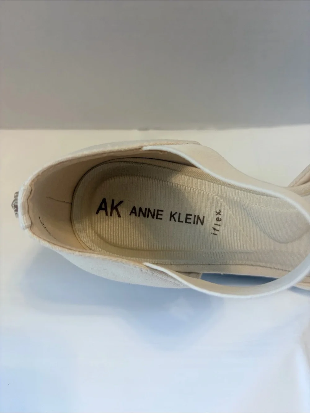 Anne Klein elegant open