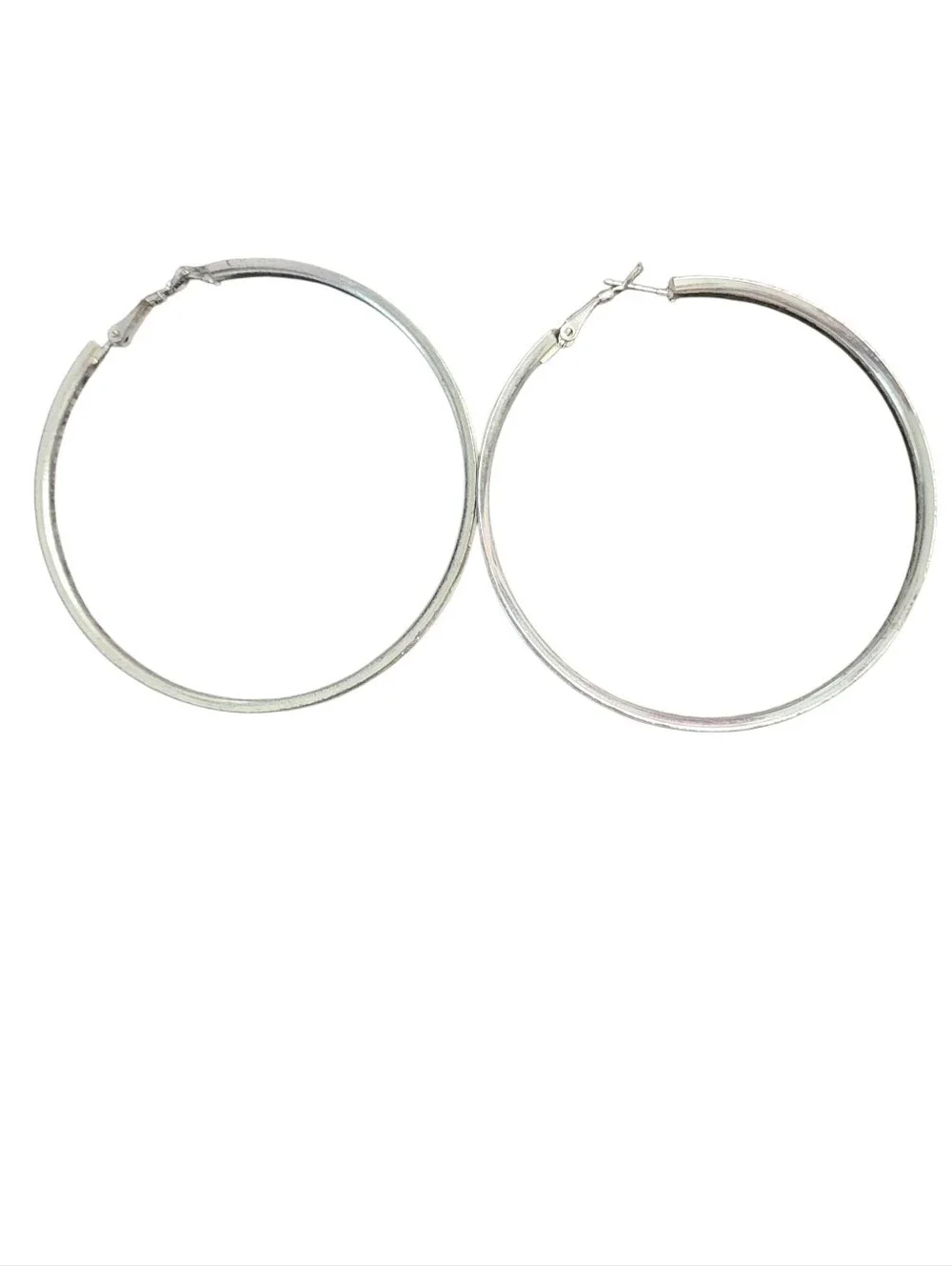 N/A silvertone hoop