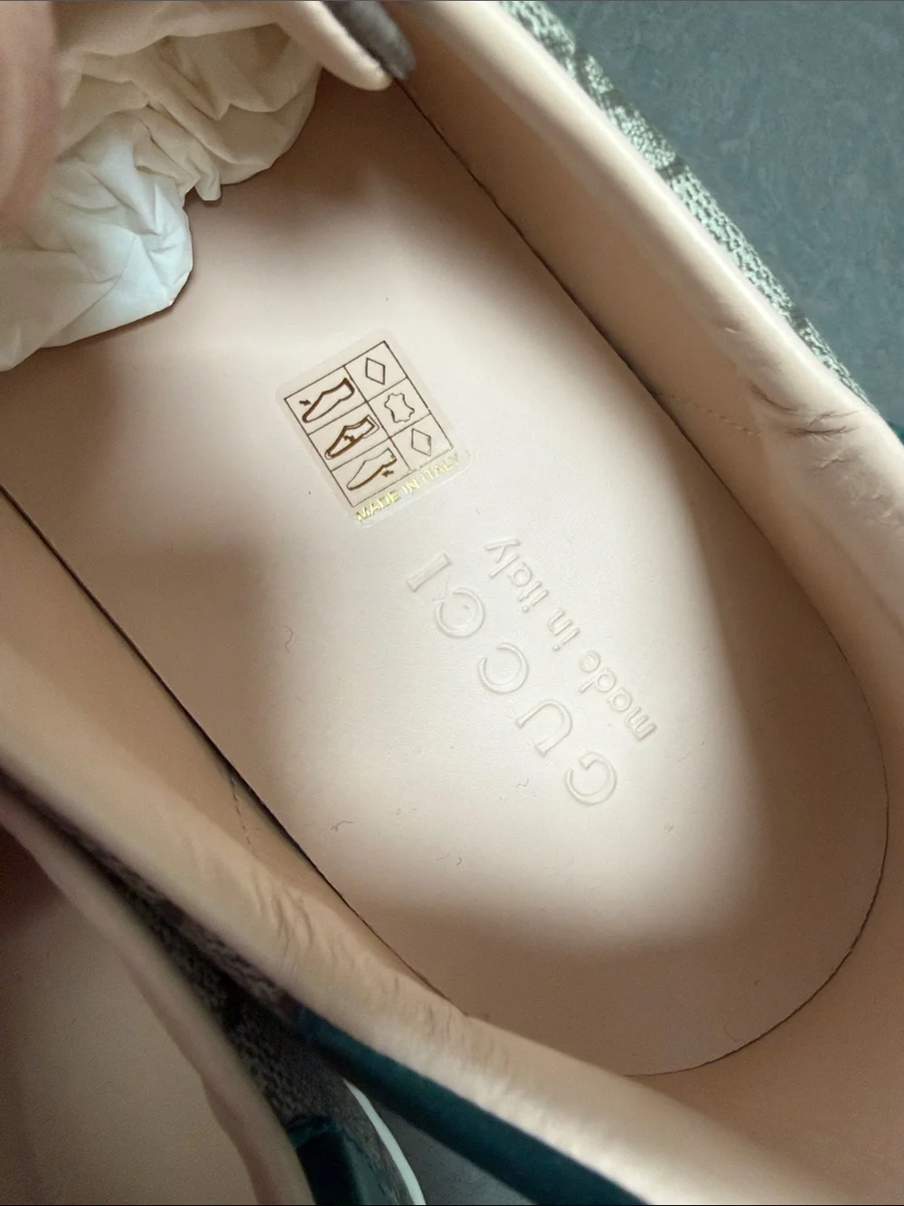 Gucci GG Supreme Boutique Sneakers Men’s 11 NIB