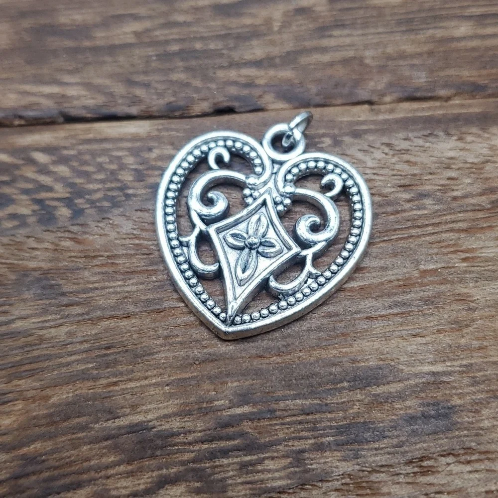 Gorgeous edwardian open work heart‎ pendant