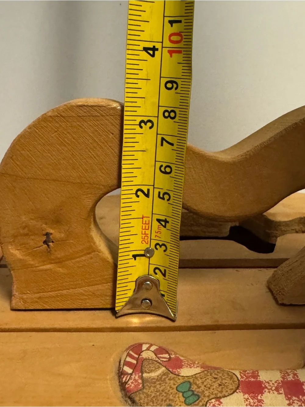 VTG Half Bushel Lined Sewing Basket with 1 Christmas Gingerbread Shaped Handle