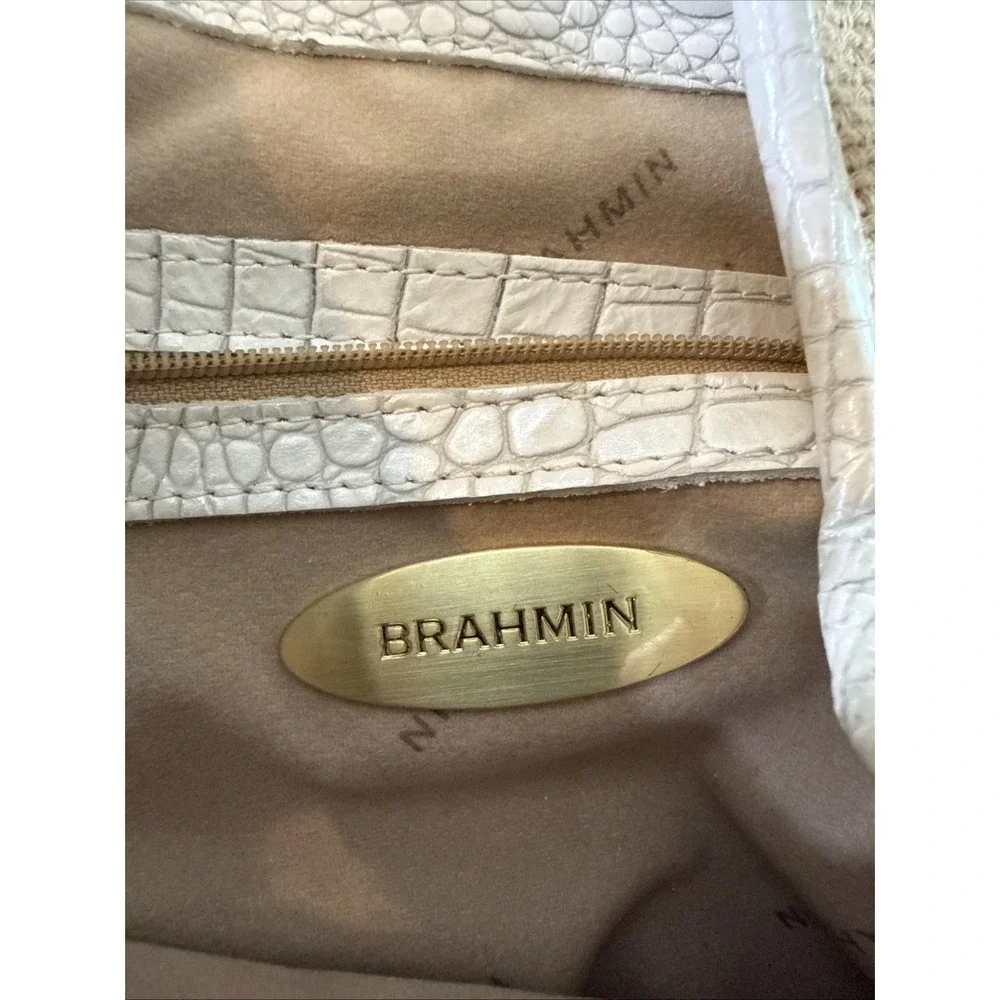 Brahmin closure shoulder