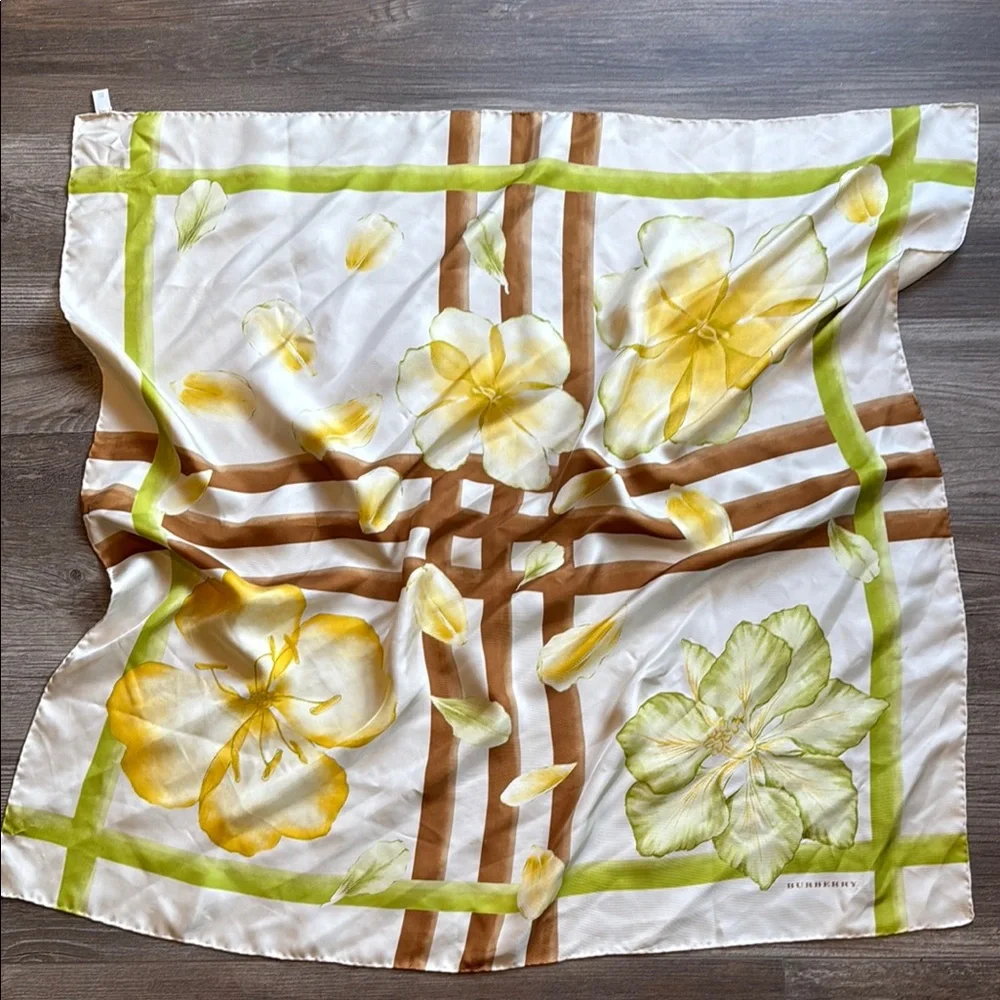 Burberry elegant silk