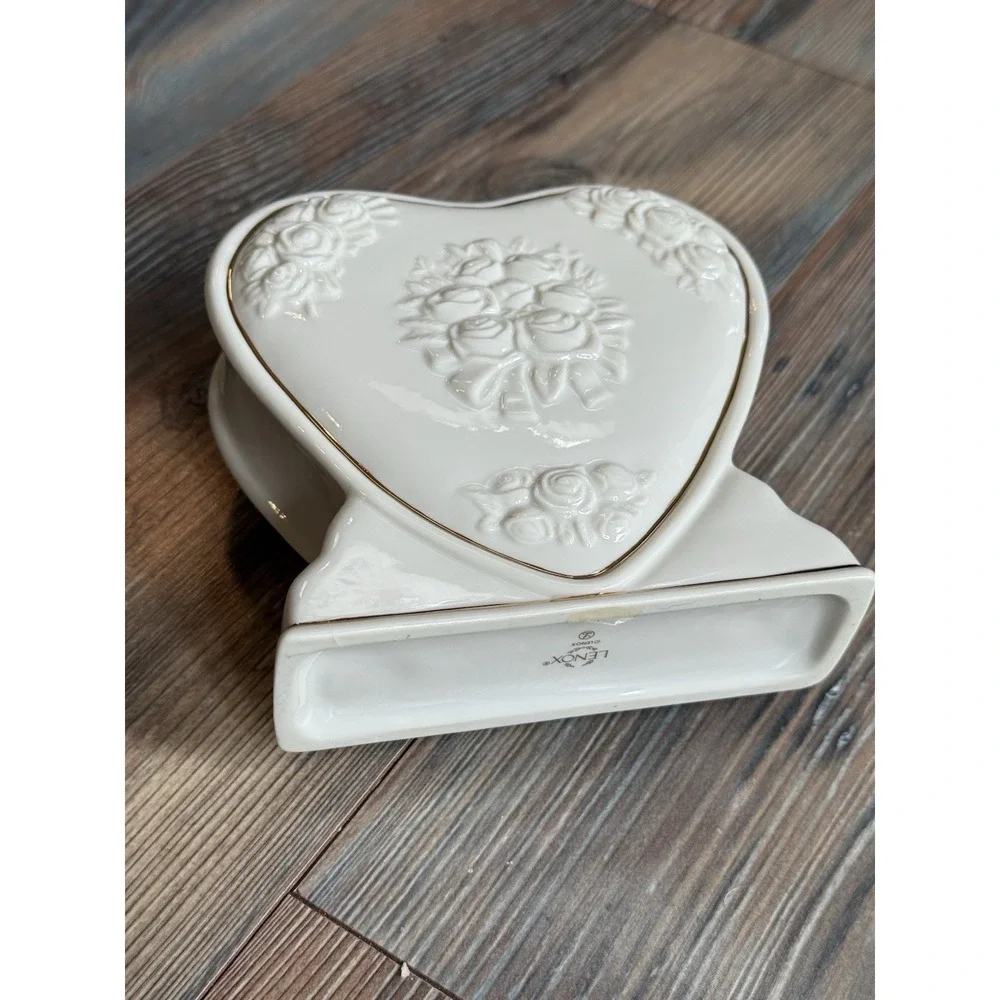 Lenox collectors sure
