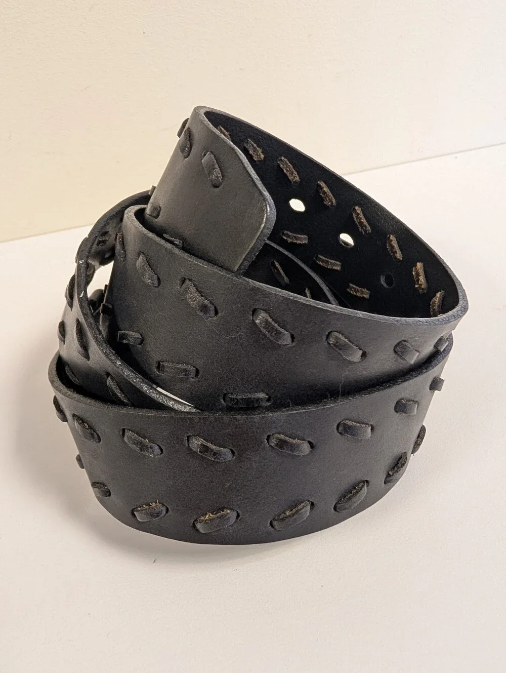 Levi's Black Genuine Italian Leather Whipstitch Belt 38 Rustic Casual