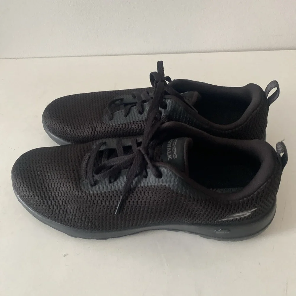 Skechers sleek offer