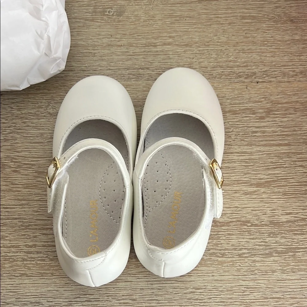 L'Amour Girls “Rebecca” White Mary Jane Dress Shoes