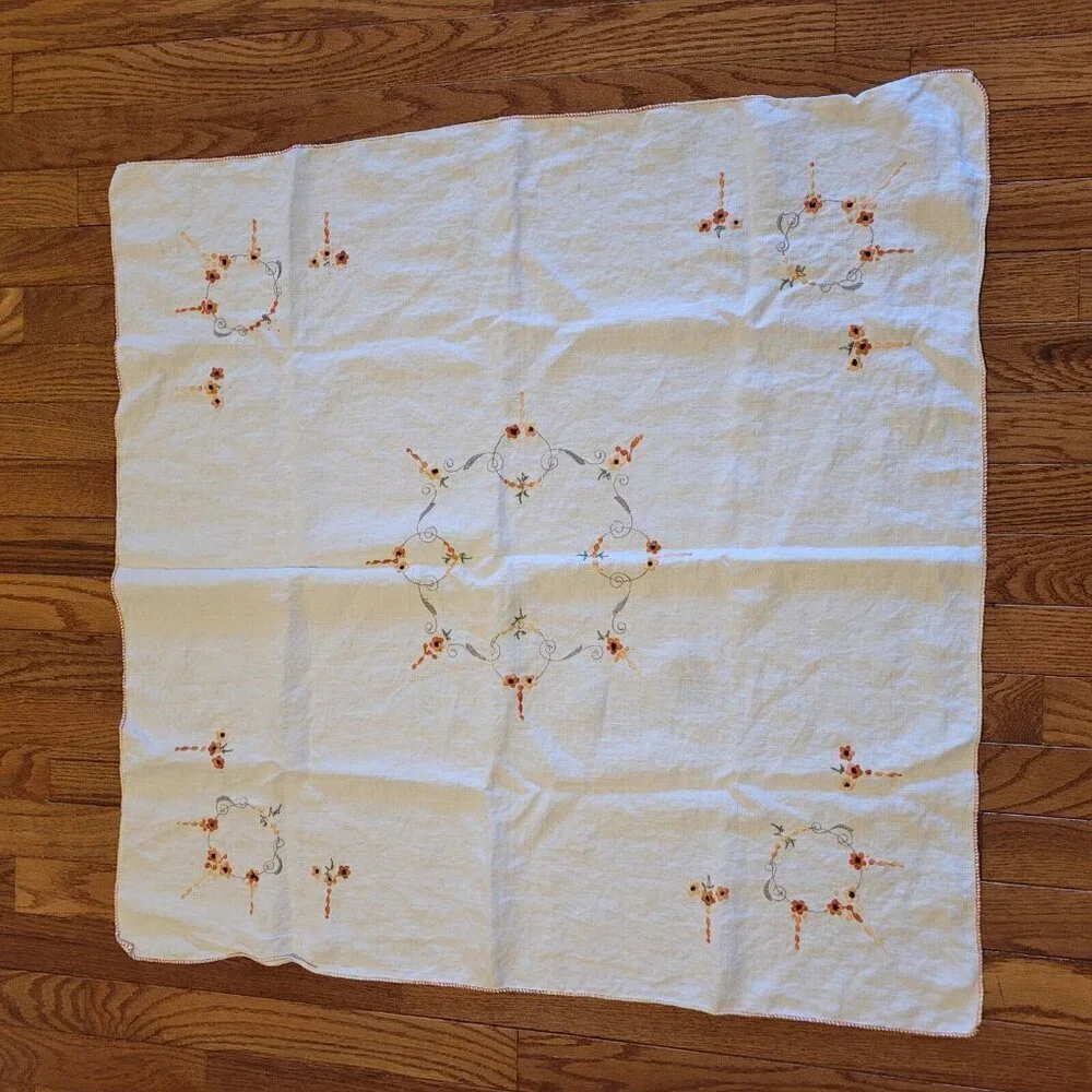Vintage Hand Made Embroidered Linen Tablecloth and 4 Napkins Orange Floral