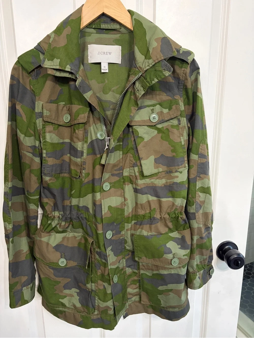 Like new size XS J. Crew Green Camouflage Utility Jacket.Pockets, hood, vintage