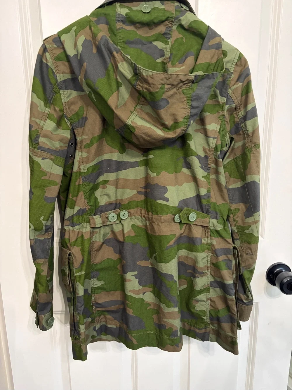 Like new size XS J. Crew Green Camouflage Utility Jacket.Pockets, hood, vintage