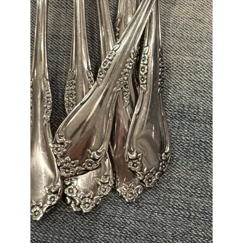 Lot of 34 Wm A Rogers Oneida LTD Mansfield Amadeus Deluxe Stainless Flatware