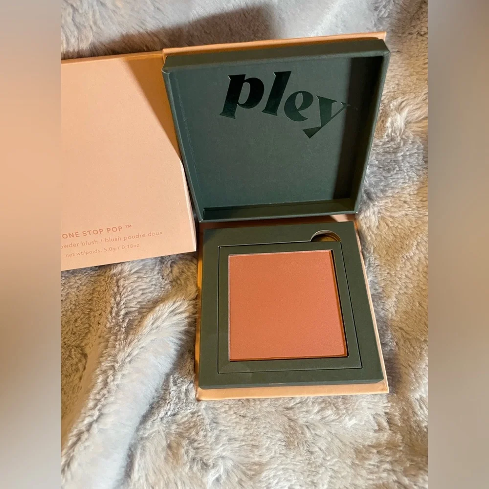 Pley Beauty elegant makeup