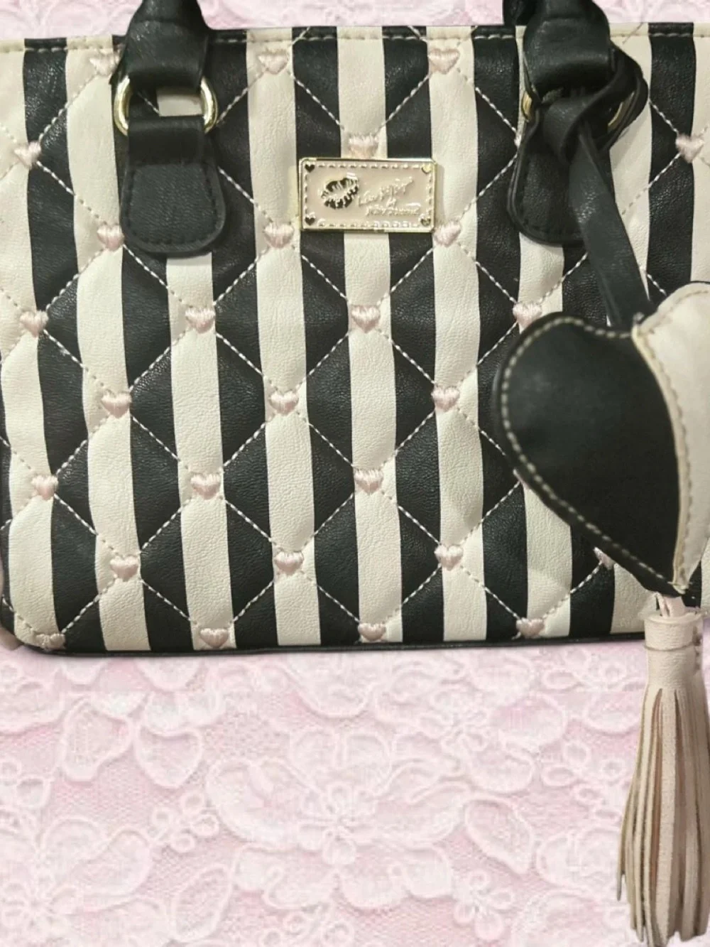 Early 2000s vintage Luv by Betsey Johnson handbag with heart detail