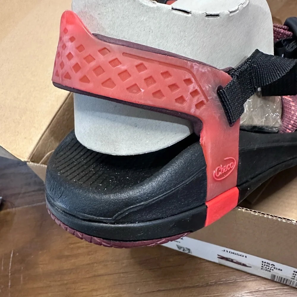 Chaco new box