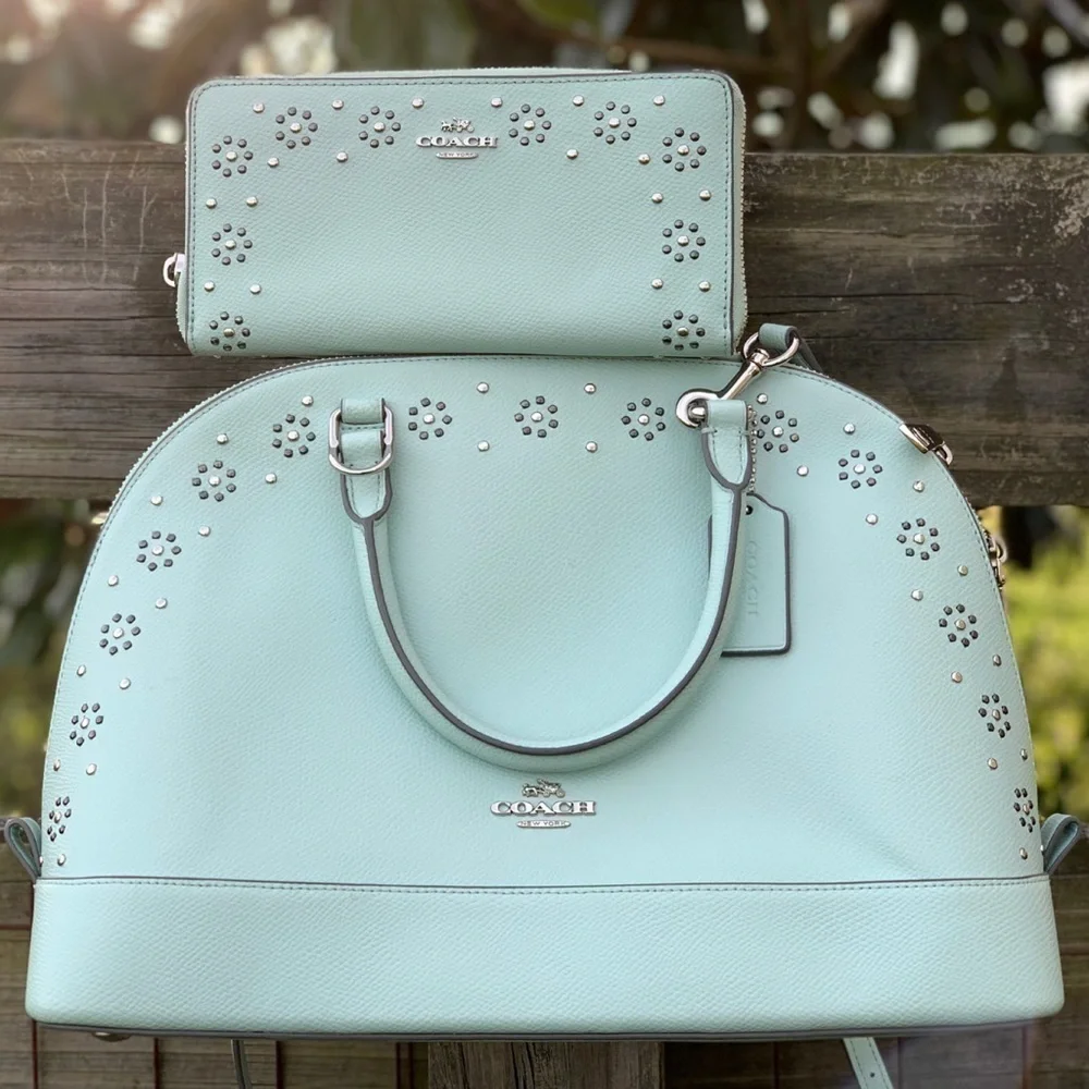 Coach this gorgeous